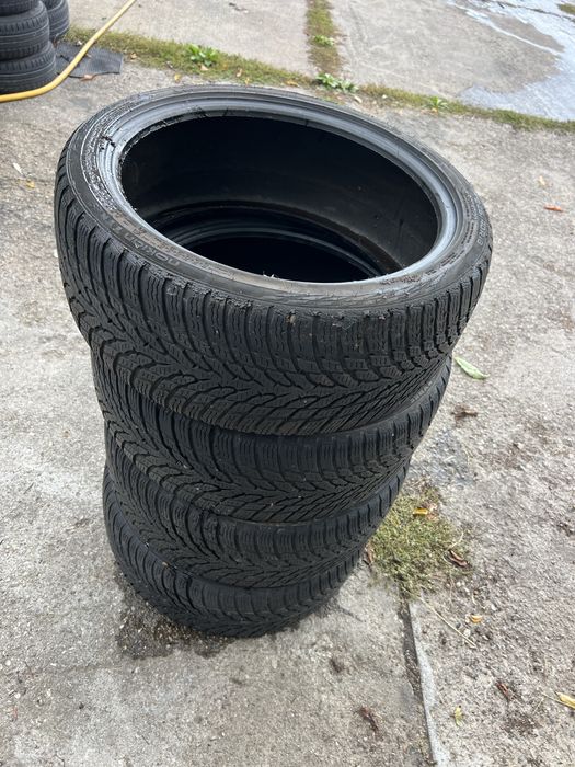 Зимни гуми 225/40/18 Nokian DOT 19 с борд .