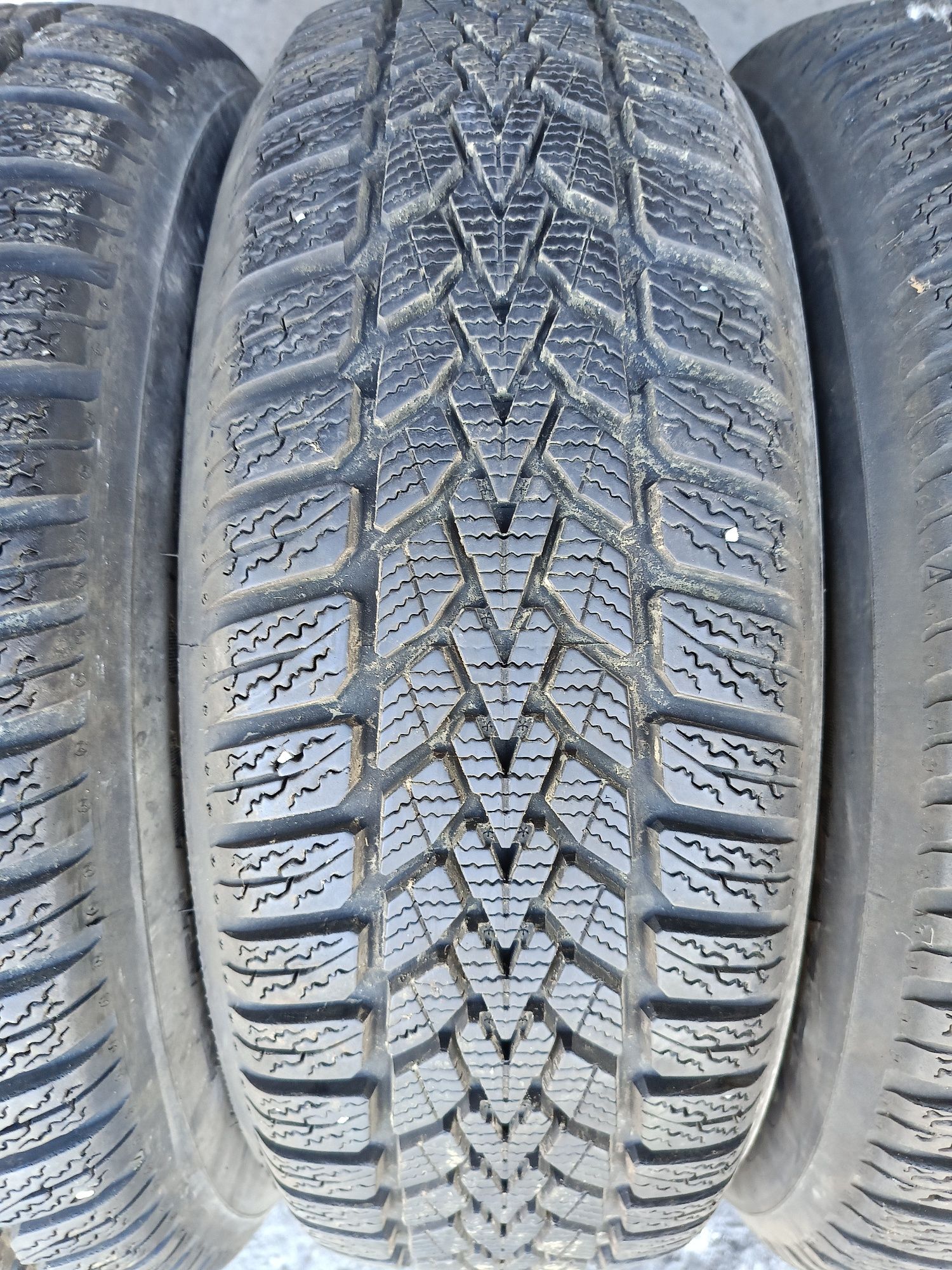 Зимни гуми -15цола -185/65-1бр.-65лв."DUNLOP"