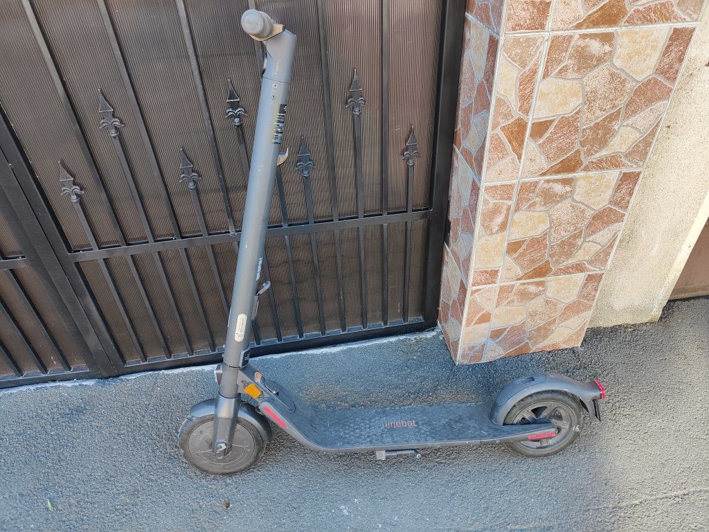 Trotineta electrica Segway Ninebot