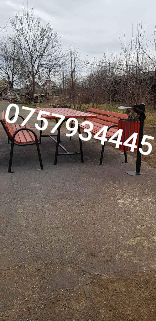 Set masa cu bancute