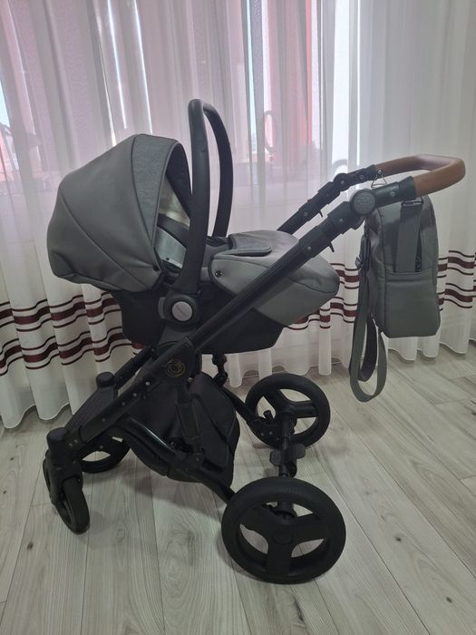 Vând cărucior Krausman 3 în 1 Nexxo Grey