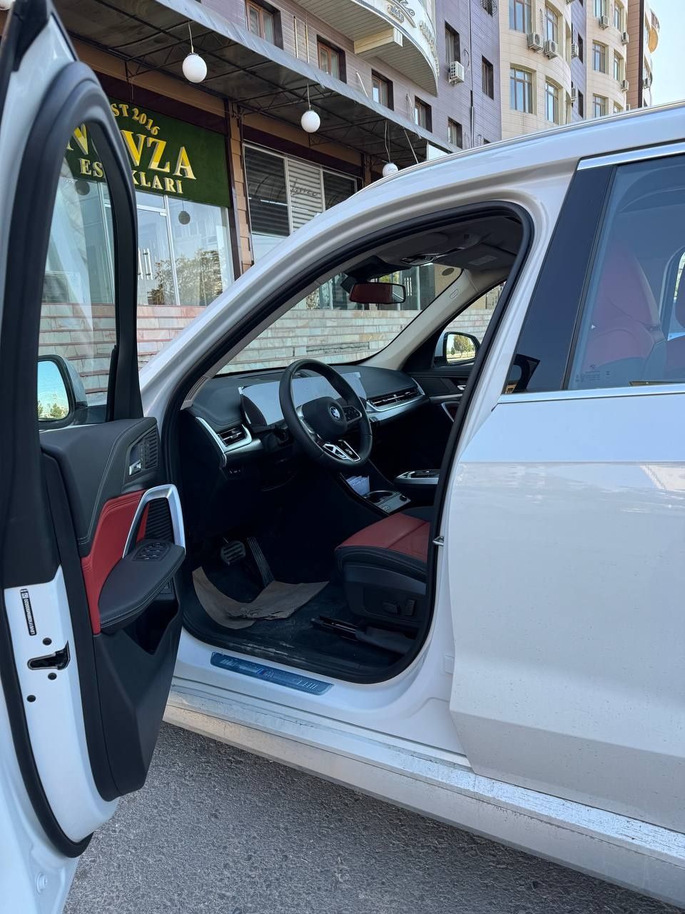 BMW IX1 edrive 25L