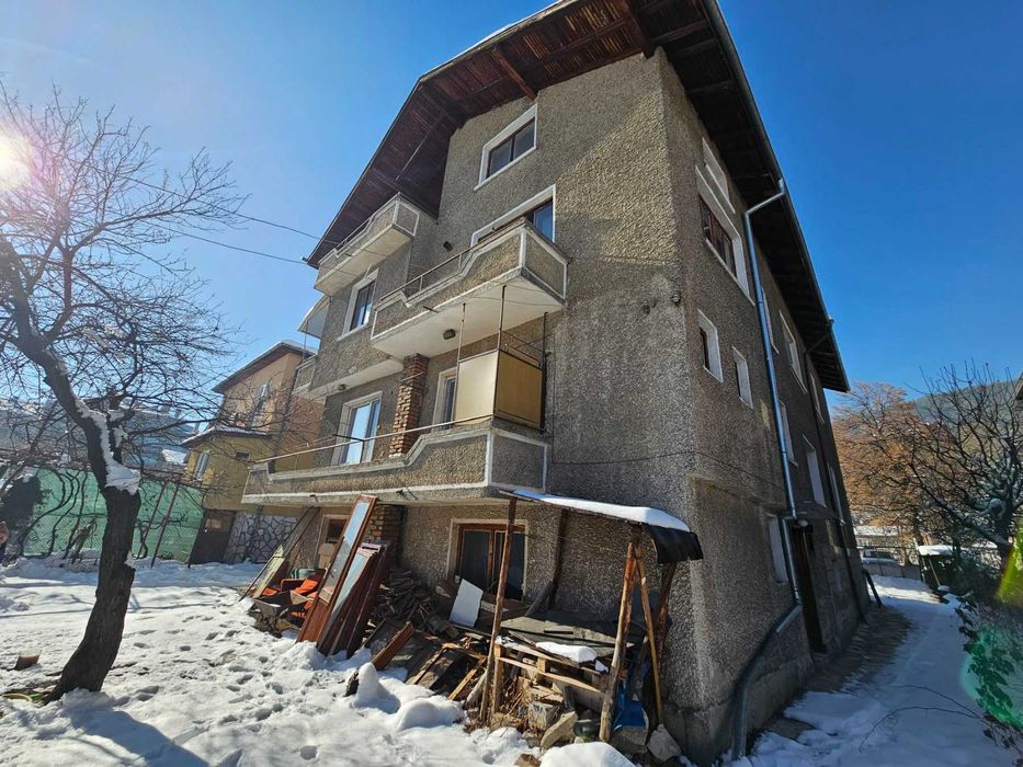 Продава се Къща в Велинград - 240 кв.м за 632 €/кв.м - Снимка #2