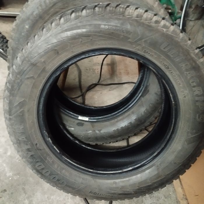 2 броя.. зимни гуми Goodyear Ultragrip 9 195 65 R15