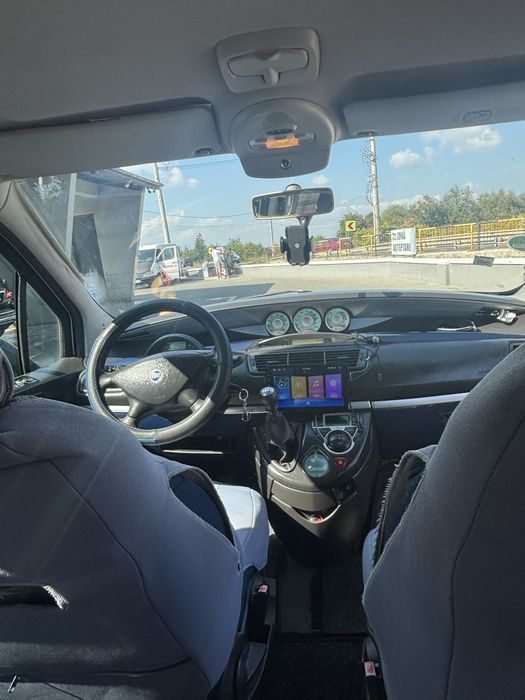 Fiat Ulysse 2.0i – 136 CP, an 2002 – 7 locuri – Stare impecabilă