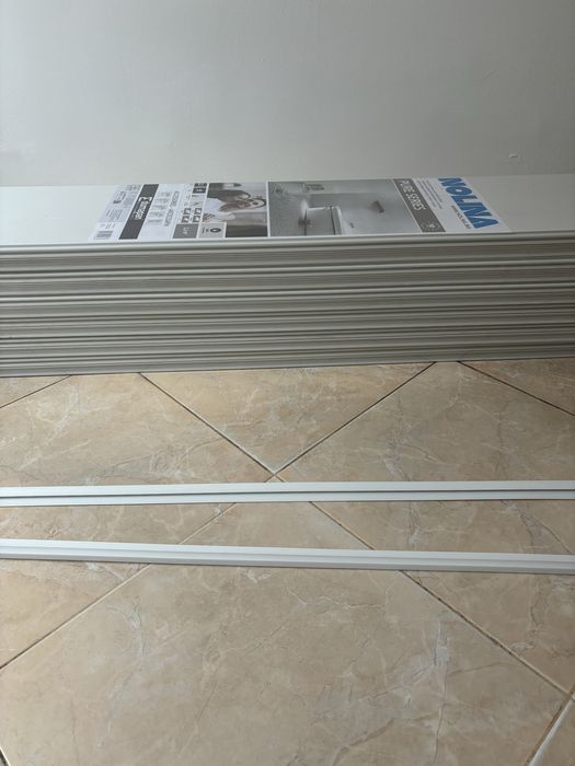 ПВЦ Ламперия за стена бял гланц