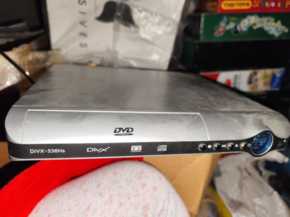Vand doar dvd player buntz și unu divx