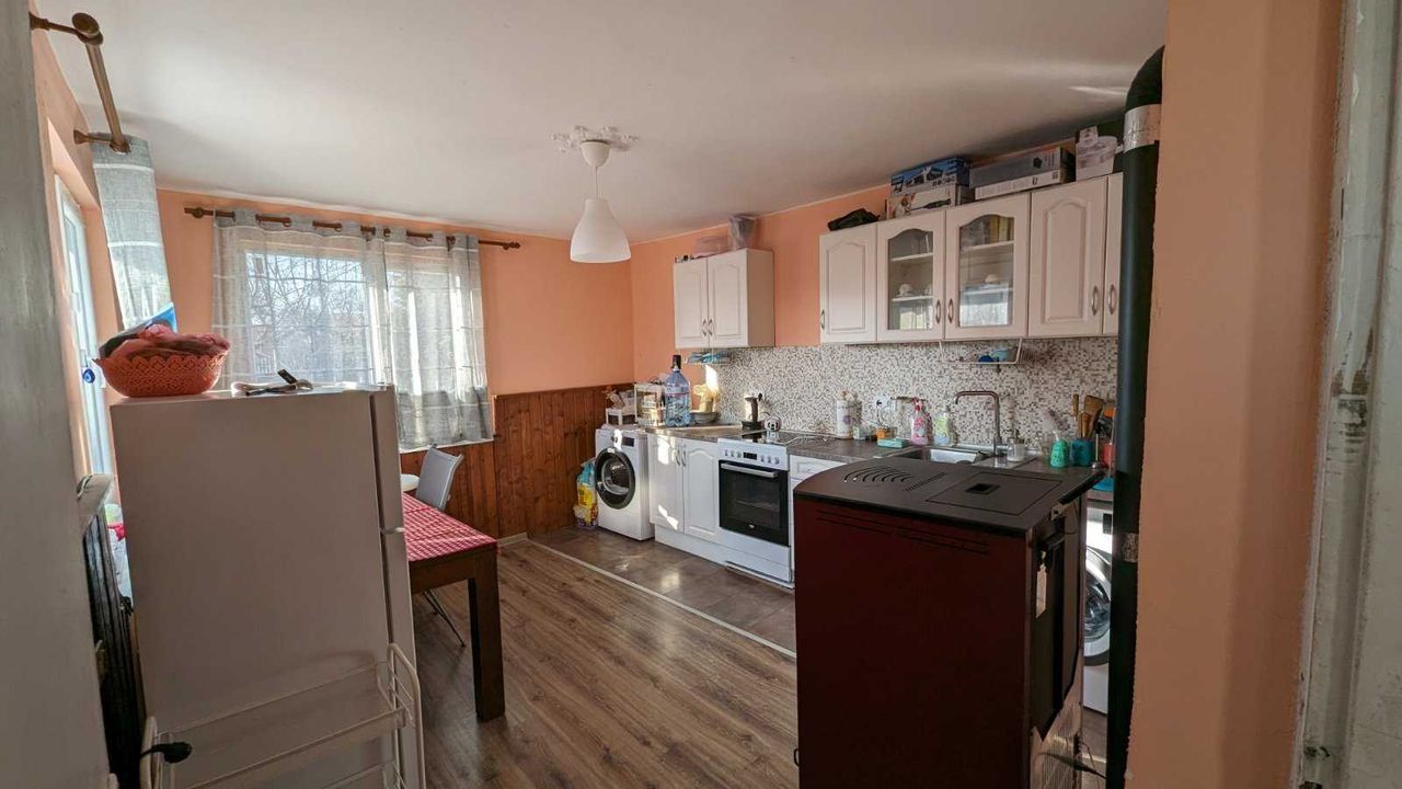 Продава се Къща в с. Долни Раковец, Област Перник - 104 кв.м за 1385 €/кв.м - Снимка #17