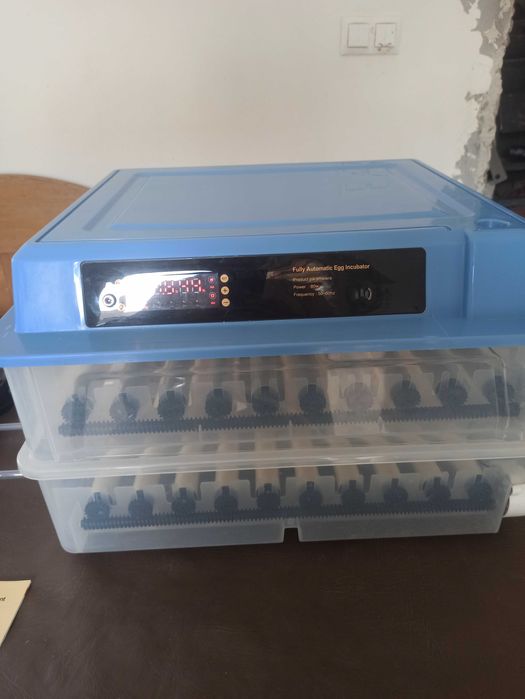 Icubator automat ,clocitoare