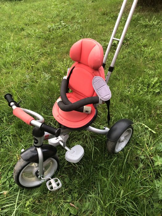 Vand tricicleta stare buna