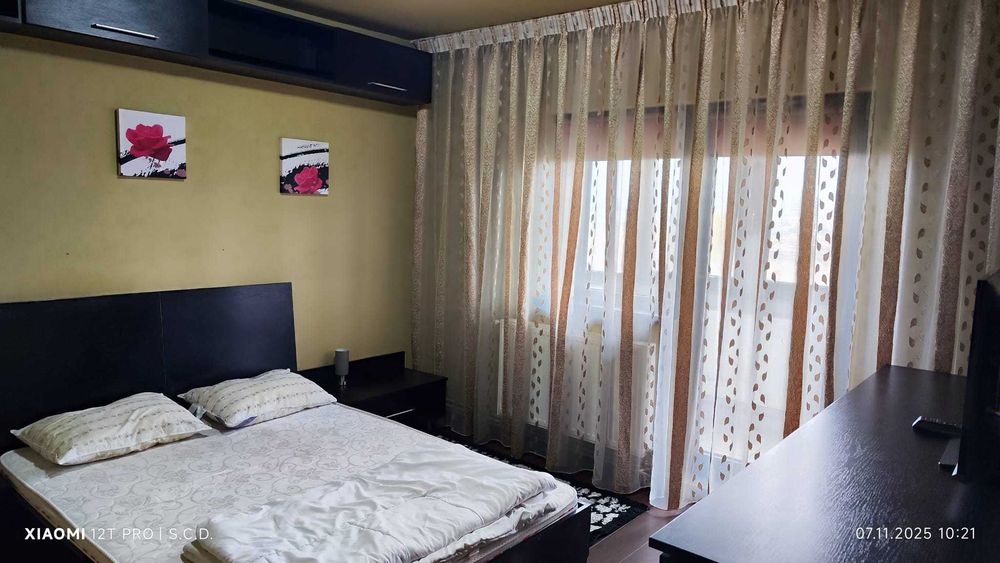 Închiriez apartament 3 camere
