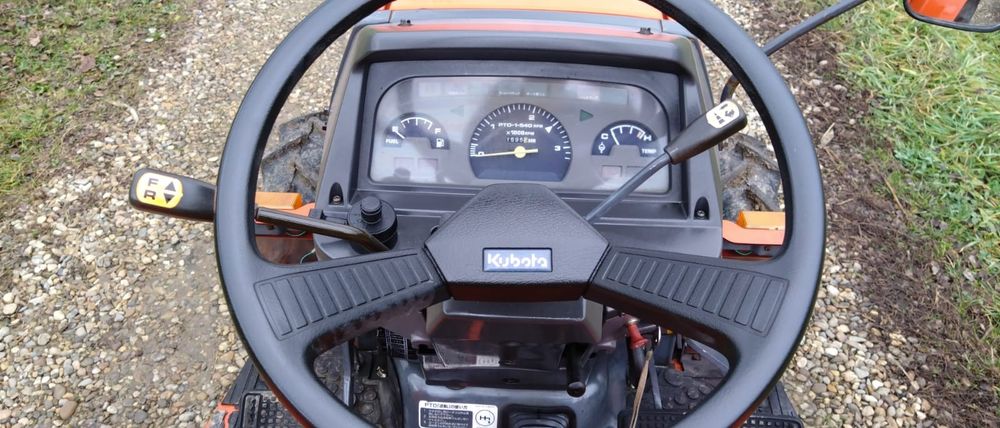 Vând tractor Kubota GL200 4x4 servodirecție
