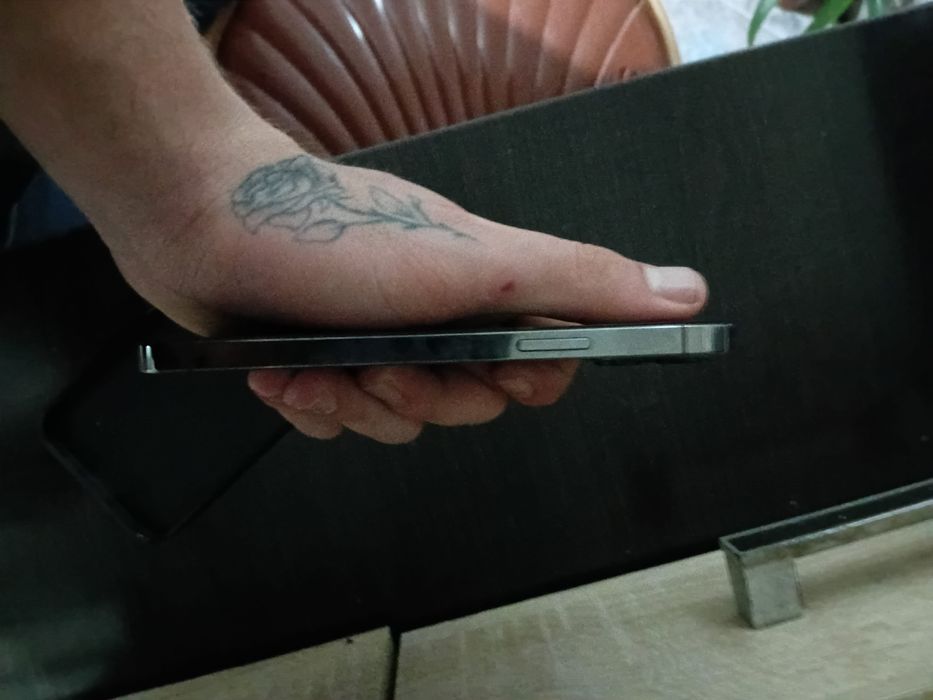 Vand iphone 12 pro 1100 lei