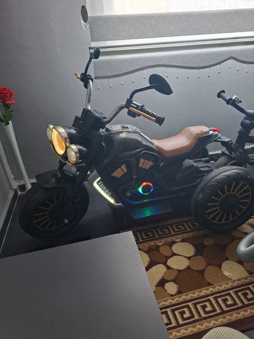 Продавам чисто нов с акумулатор