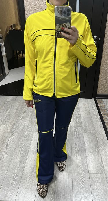 Спортивный костюм женский