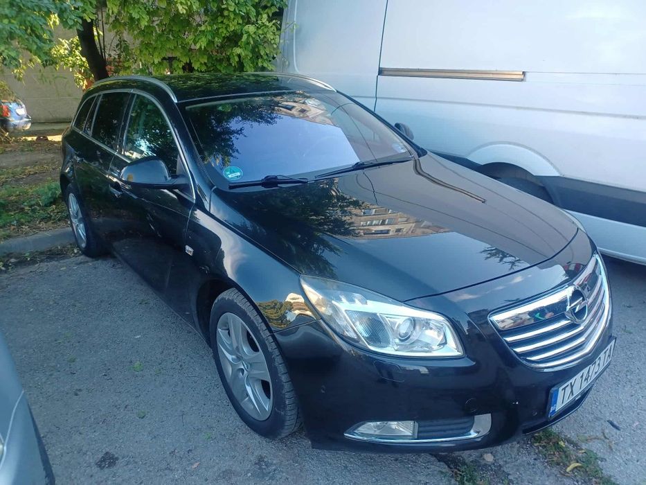 Продавам Opel insignia