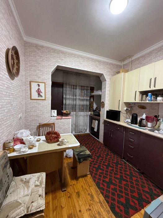 Юнусабад   4-хона. 1-этаж/4. Срочно.