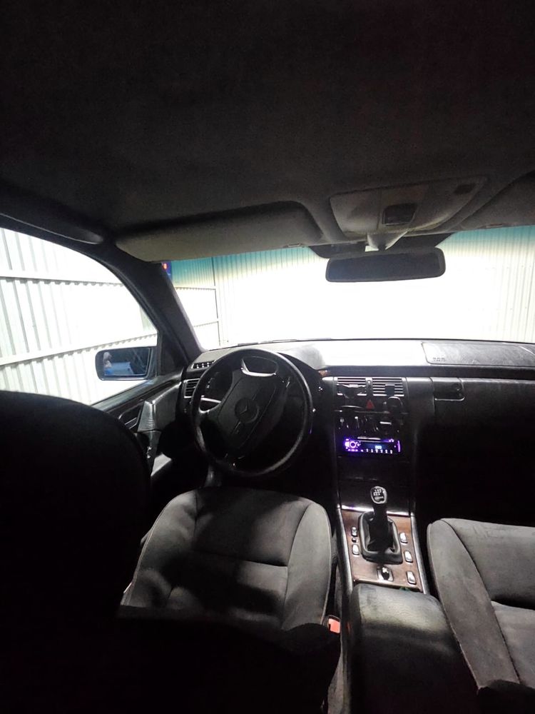 Mercedes benz w210
