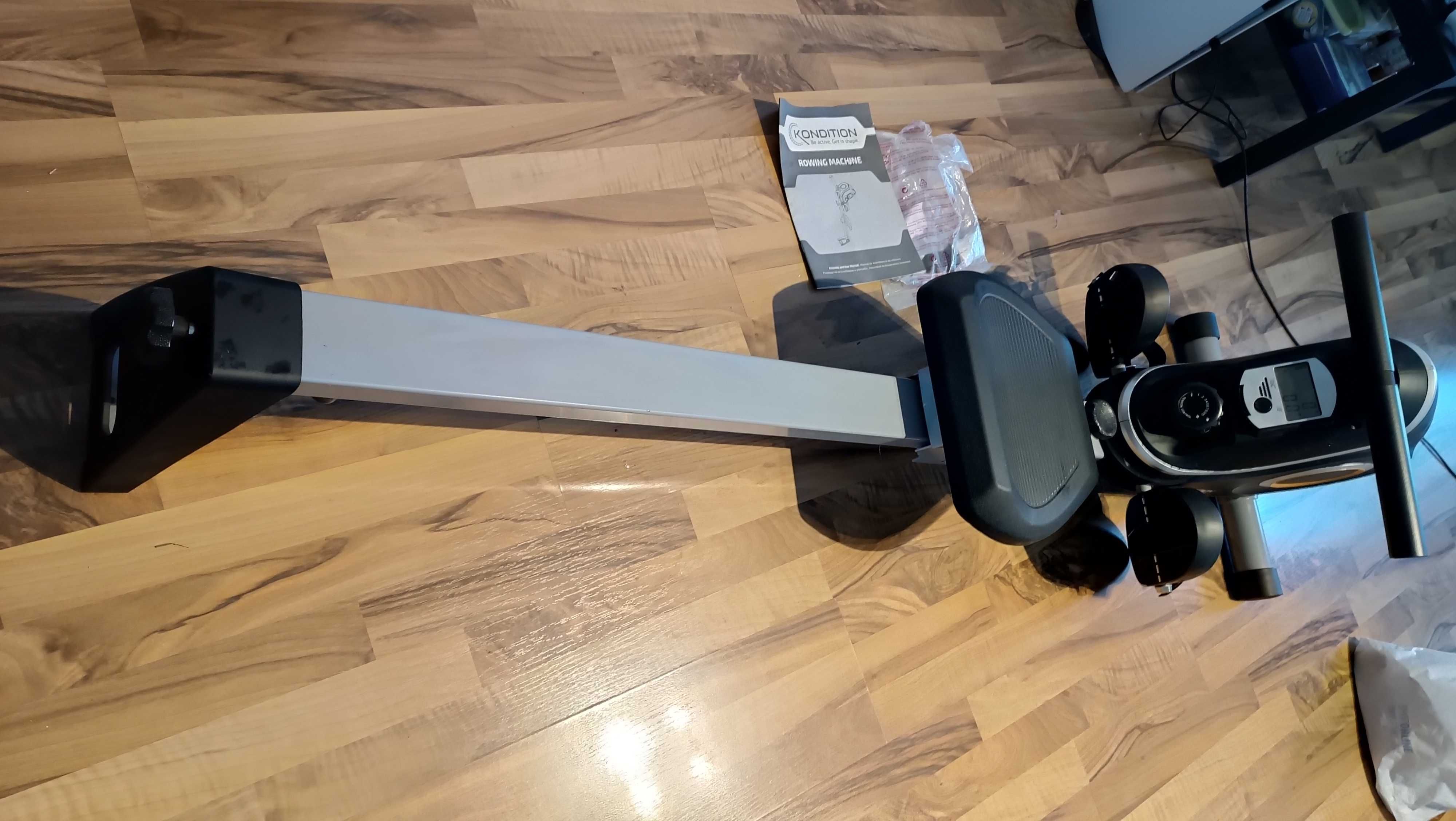 Kondition rowing machine/aparat de vaslit