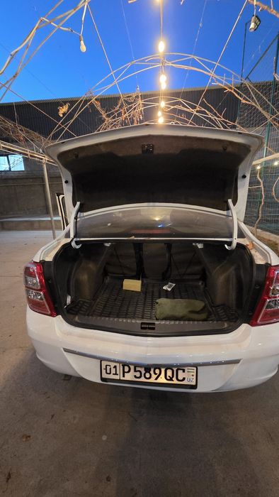 Продам Cobalt  белого цвета