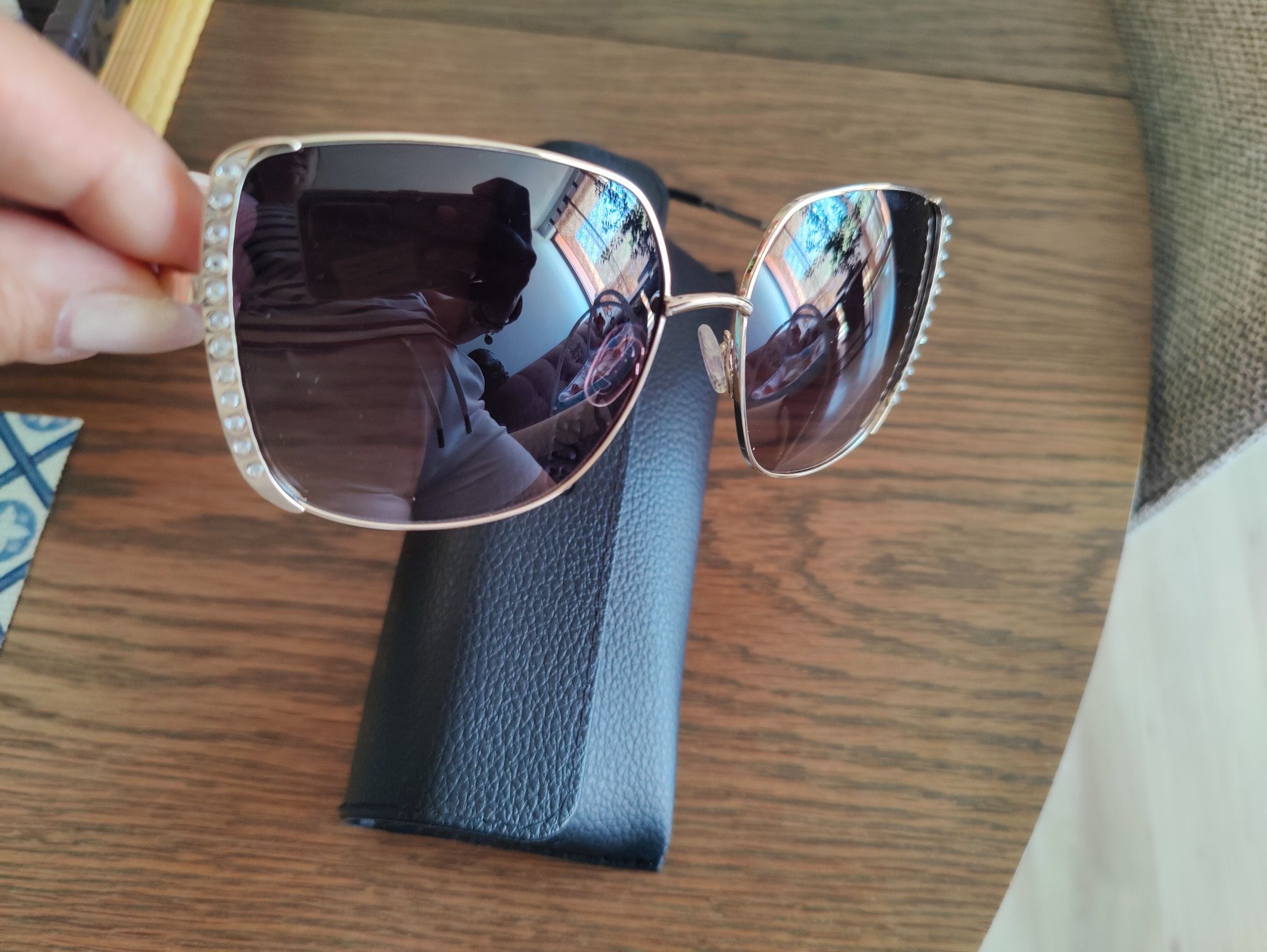 Дамски  слънчеви очила Guess