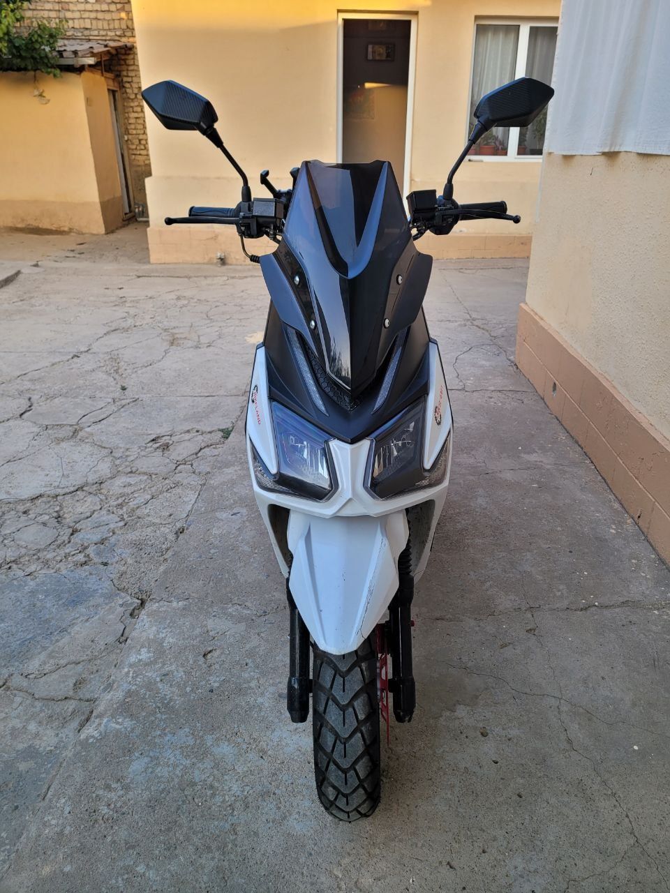 Skuter. BWS madel Sotiladi