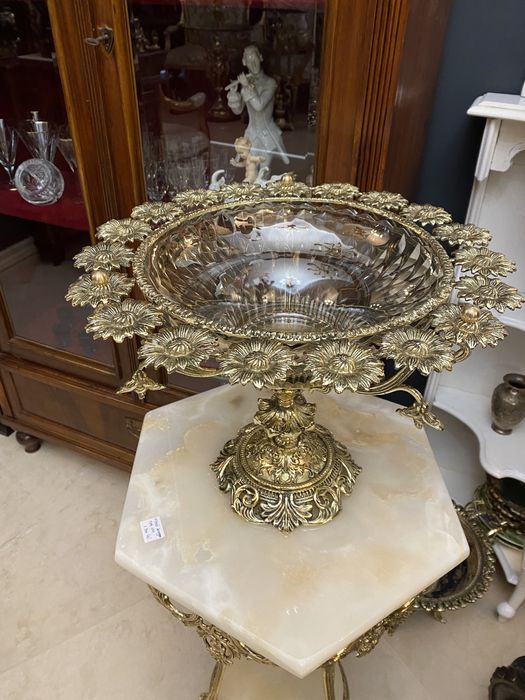 Fructiera cu suport din bronz