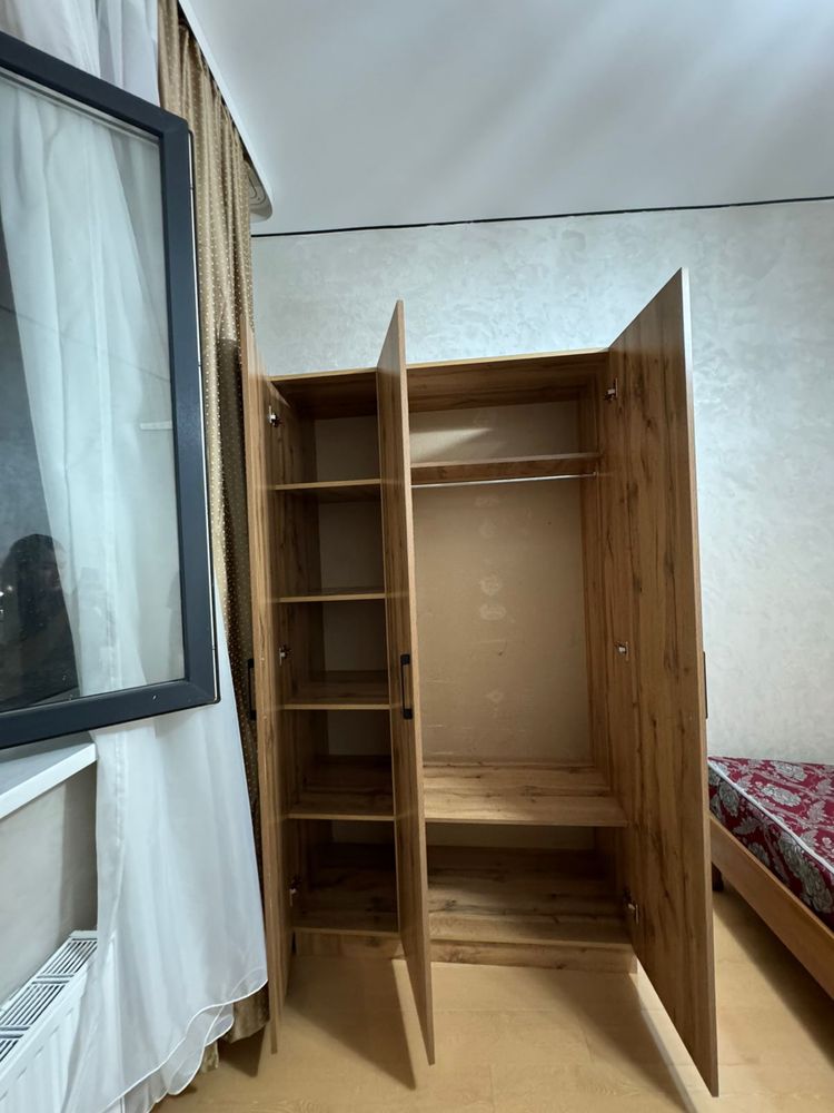 Новый шкаф для одежды