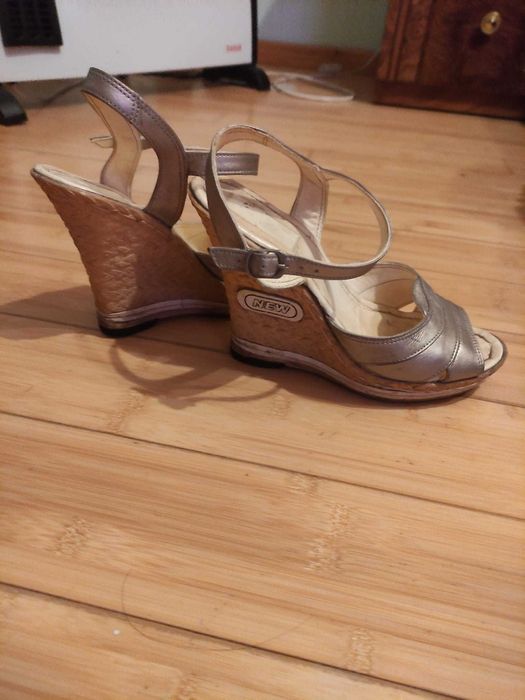 Sandale piele marimea 38 si  marimea 39