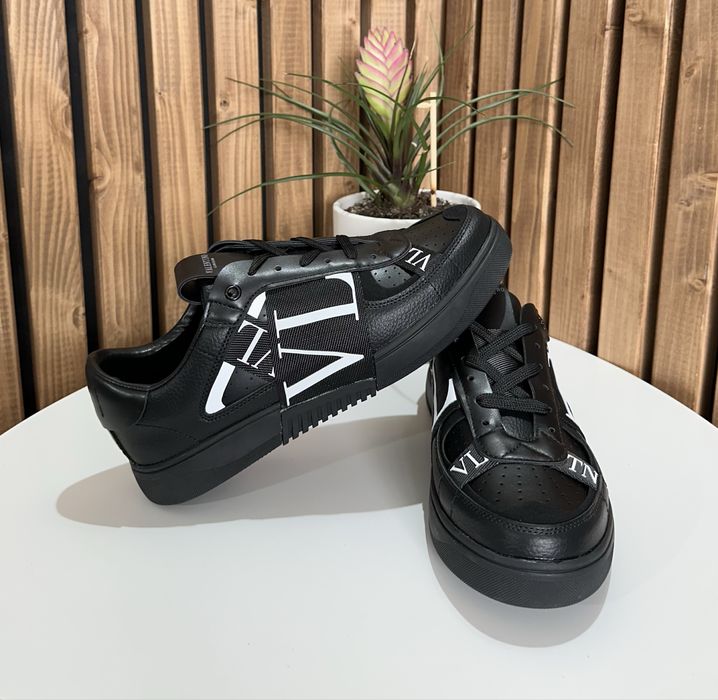 Valentino Garavani VL7N (size 41)