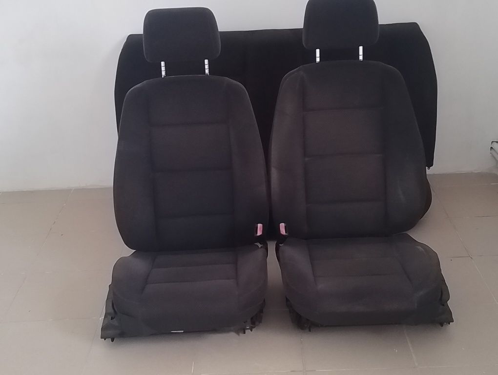 Vând interior(scaune) BMW e 36