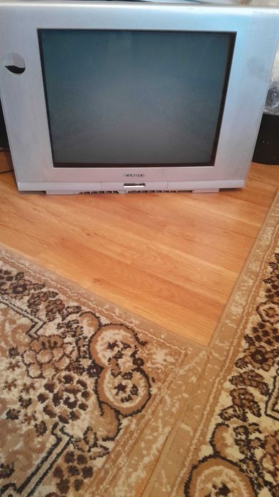 vand televizor cu tub crt zander