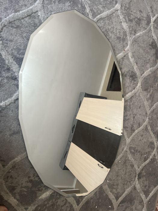 Продам зеркало навесное