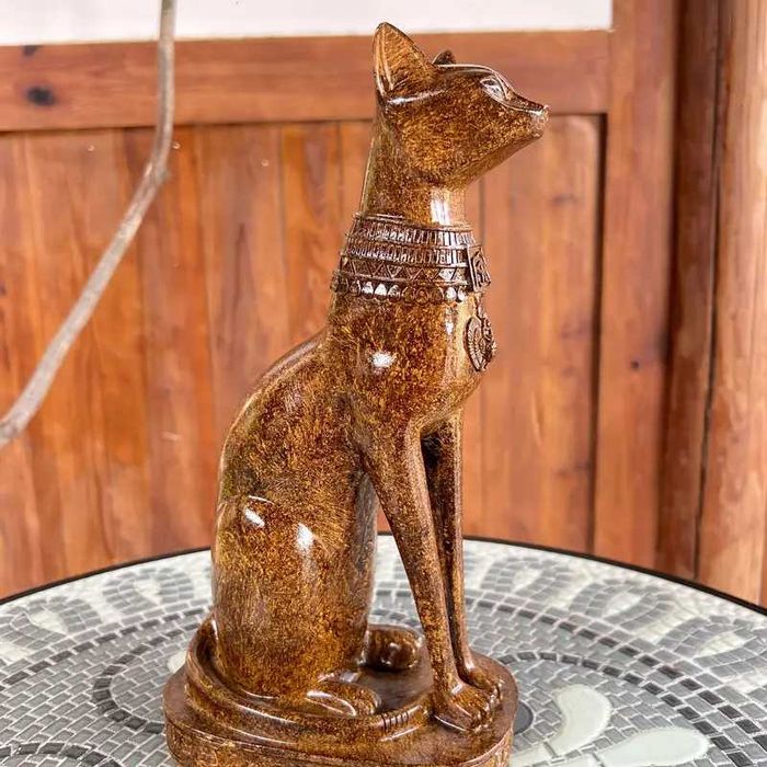 Statuetă Vintage din Rășină – Pisica