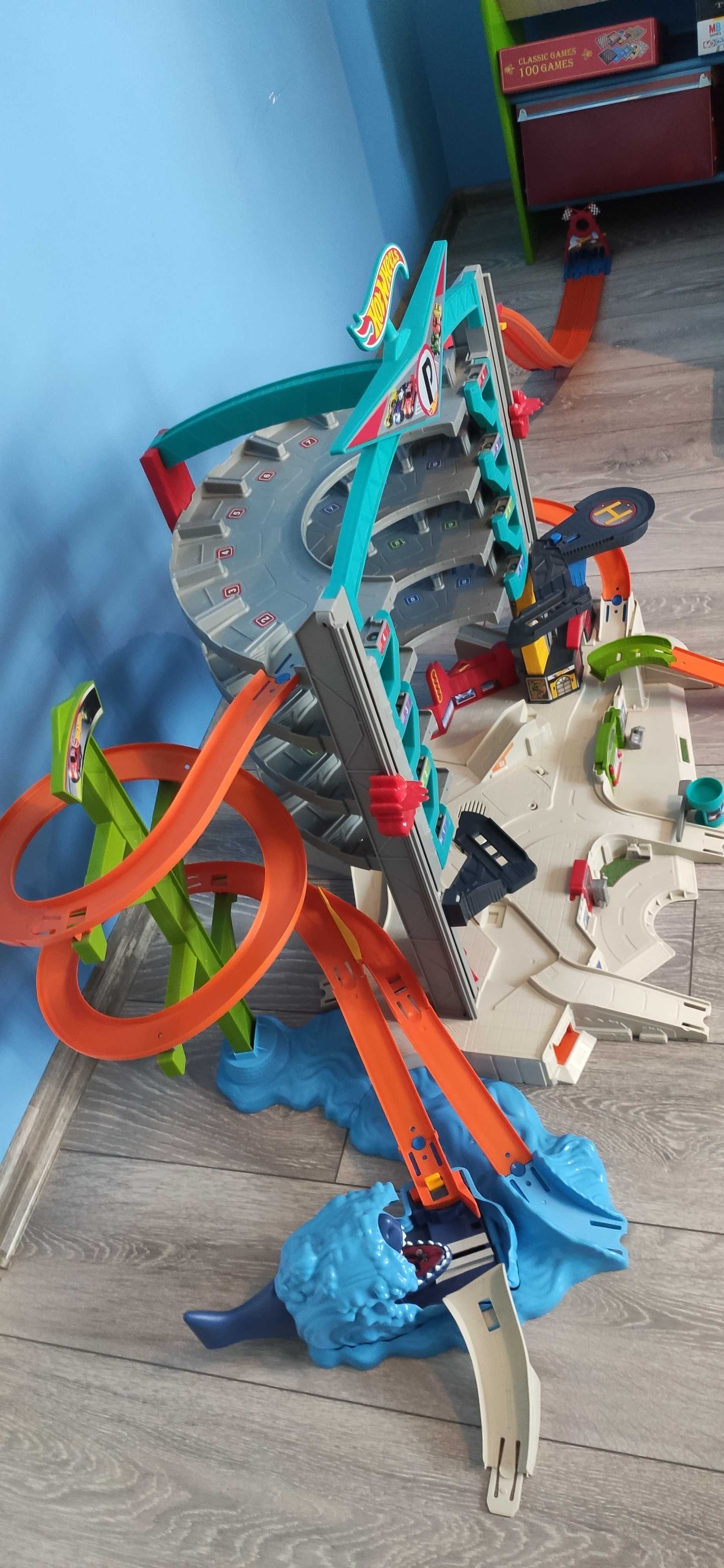 Голям гараж Hot Wheels Ultimate Garage Playset