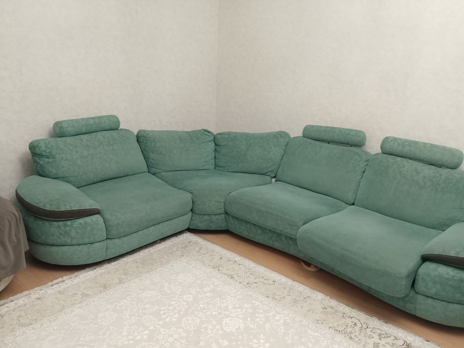 Продам Диван с креслом