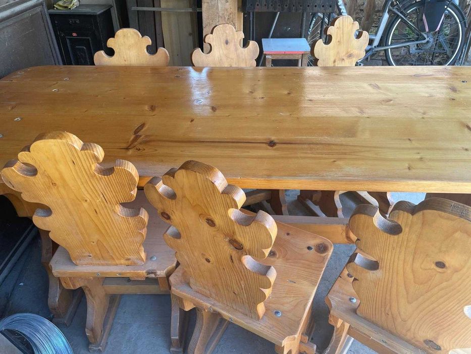 Vand masa cu 6 scaune din lemn