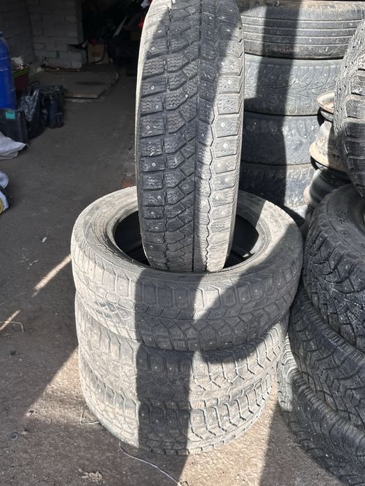 Продам резину шины зима r15