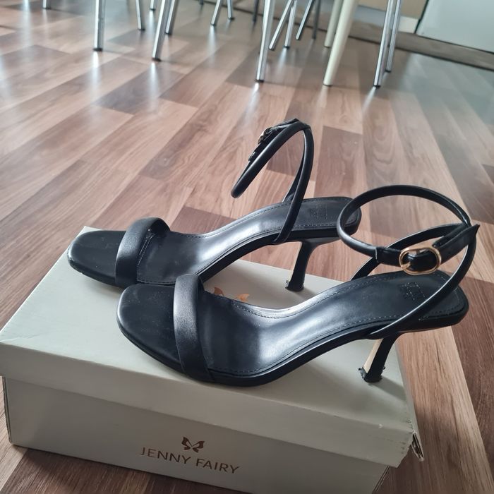 Sandale negre clasice 38