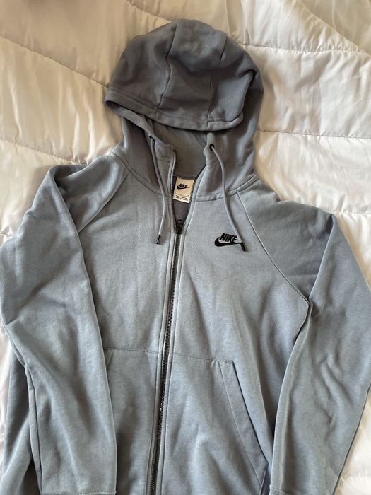 Оригинален суичър Nike чисто нов размер S ,100 лв по договаряне