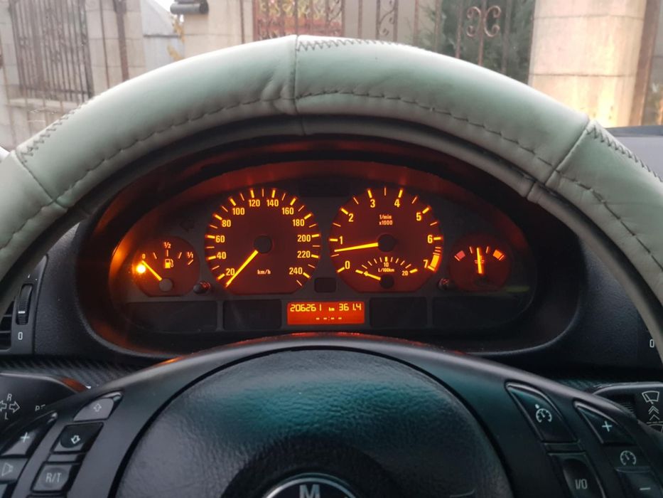 Vând Bmw 316 ti 
Acte valabile 1 an  
Ofer fiscal 
Masina nu necesita