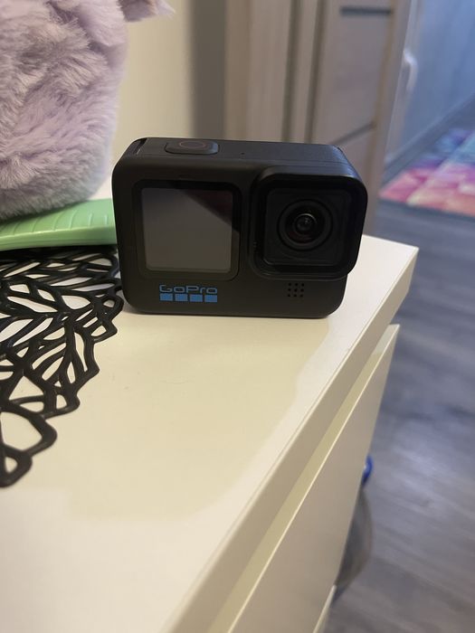 GoPro Hero 10 Black cu accesorii si gentuta originala