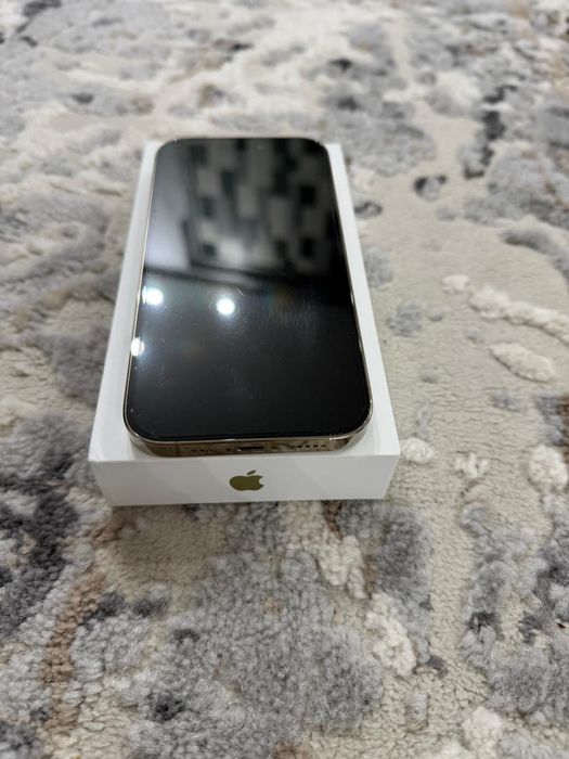 Iphone 14 pro gold
