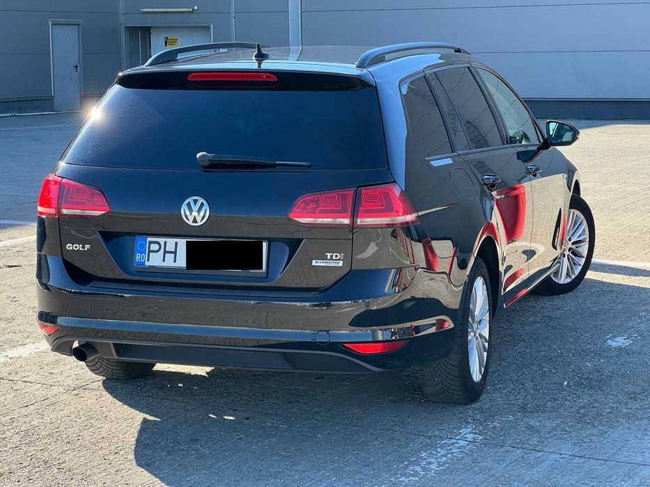 Volkswagen Golf 7 110 CP Euro 6 / Parkassist / Navi / Incalzire scaune