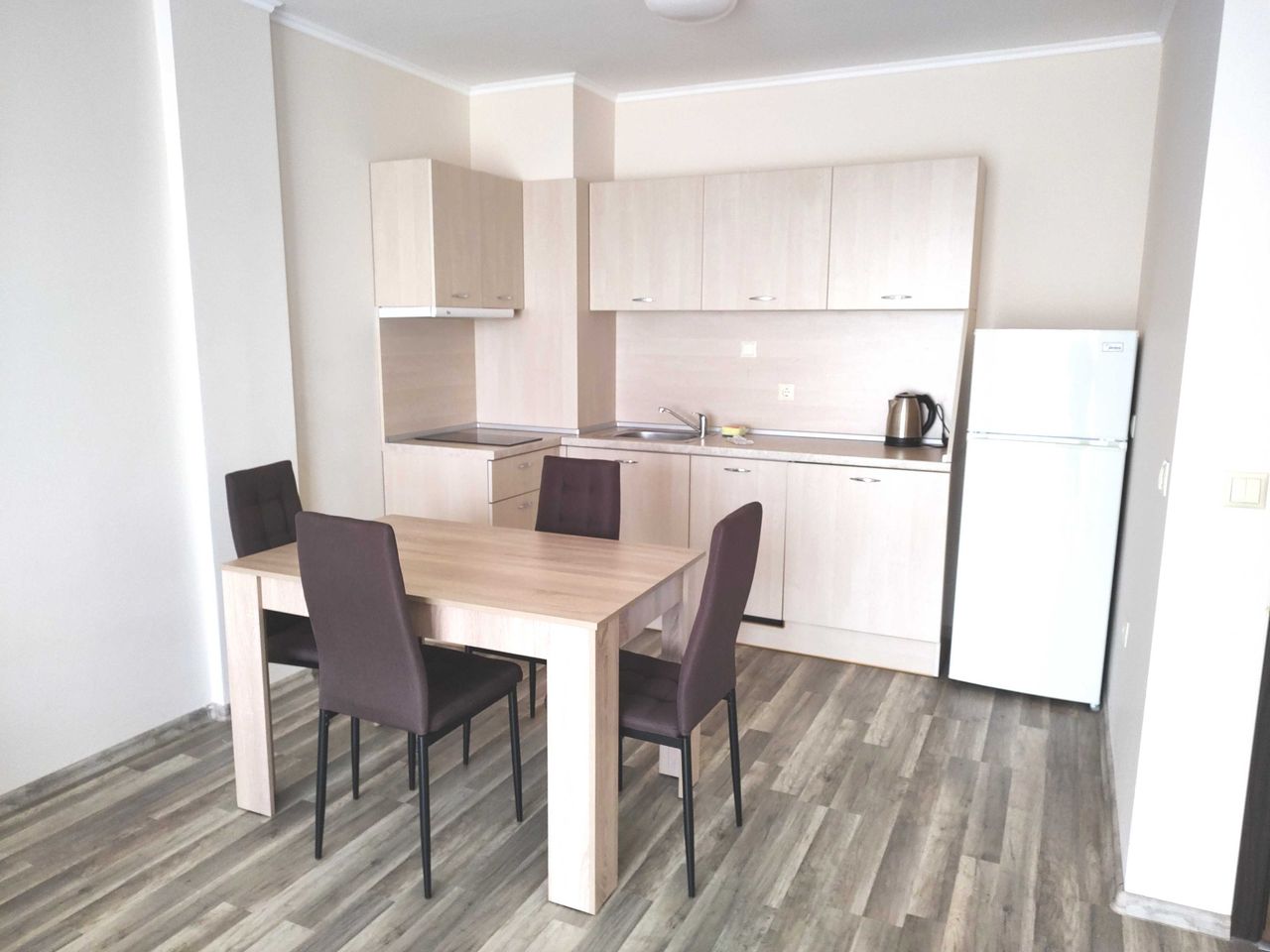 Продава се Двустаен апартамент в с. Шкорпиловци, Област Варна - 77 кв.м за 1190 €/кв.м - Снимка #5
