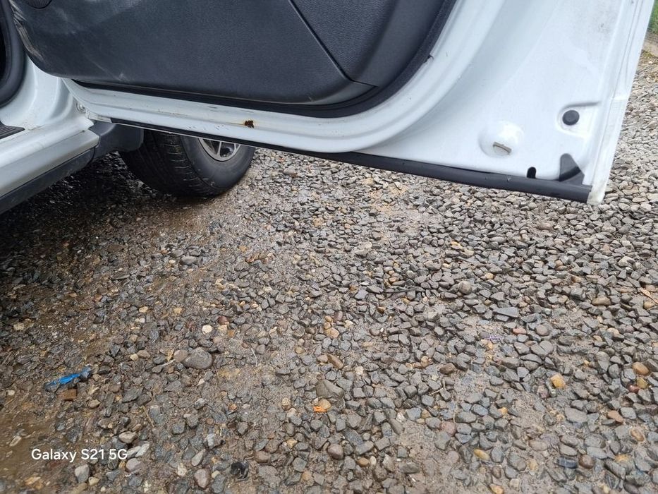 Usa Dreapta Fata Dacia Duster Facelift 2013 - 2018 SUV 4 Usi Blanc Glacier 369 (1384)