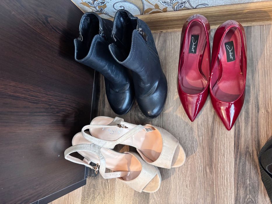 Обувки чисто нови