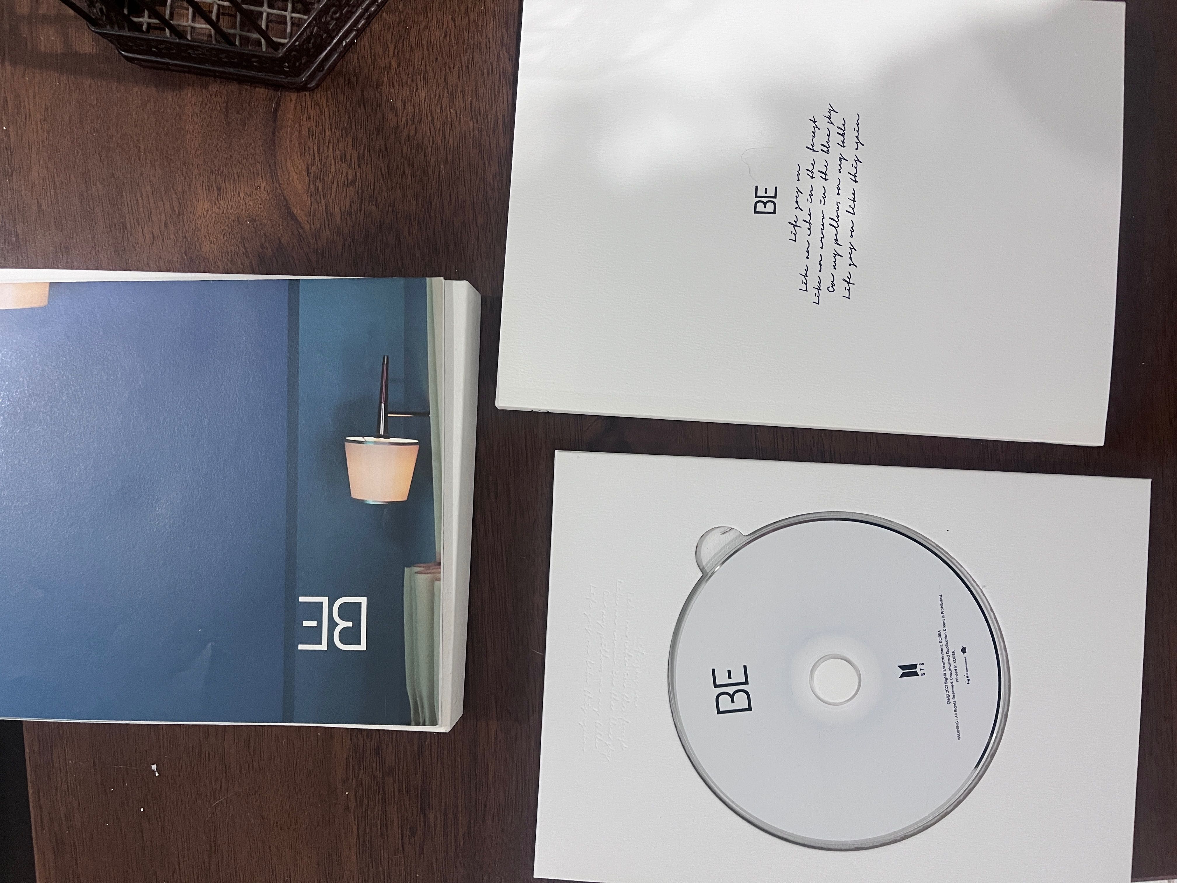 Продавам BTS - BE Essential Edition - CD