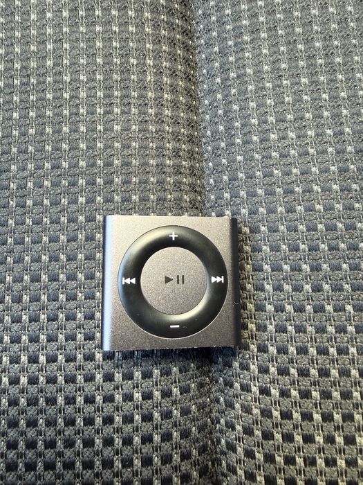 iPod Shuffle Apple 4 th Generation - Negru