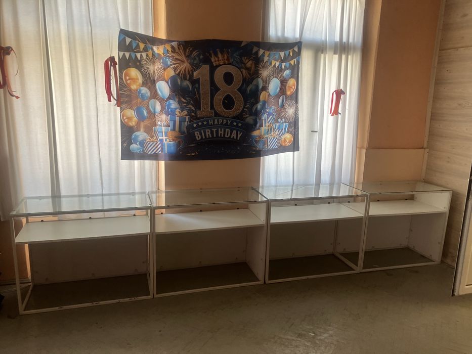 Стъклени витрини